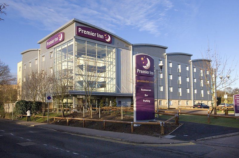 Premier Watfor Hotel